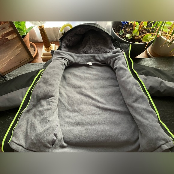 Child Swiss Tech Coat - Picture 4 of 13